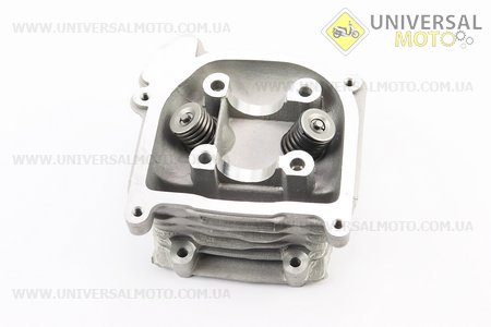 Головка циліндра з клапанами в зборі 47мм-80см.куб.. Китай (Запчастини до 4Т скутера / UM3090-V26)