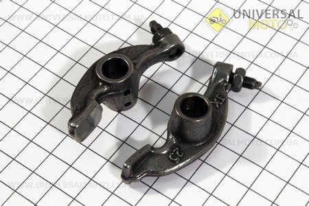 Коромисло (рокер) клапана комплект 2шт. Китай (Запчастини до 4Т скутера / UM3100-V36)