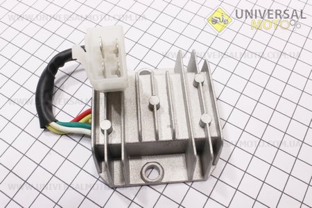 Реле-регулятор напруги 4 проводи - "4" (роз'єм великий "тато"). Китай (Запчастини до 4Т скутера / UM3101-V30)