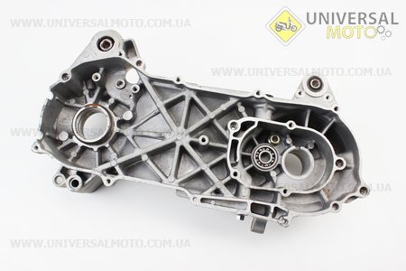 Картер лівий (основний) Yamaha 2Т STELS 90. Китай (Запчастини до 2Т ременного скутера / UM3121-V92)