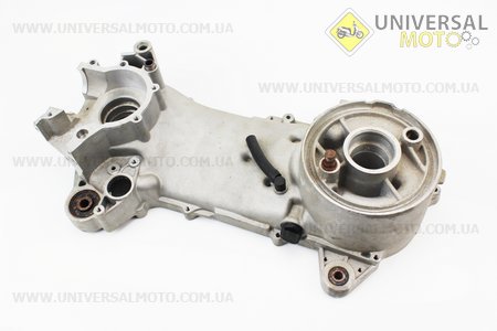 Картер лівий (основний) Yamaha 2Т STELS 90. Китай (Запчастини до 2Т ременного скутера / UM3121-V92)