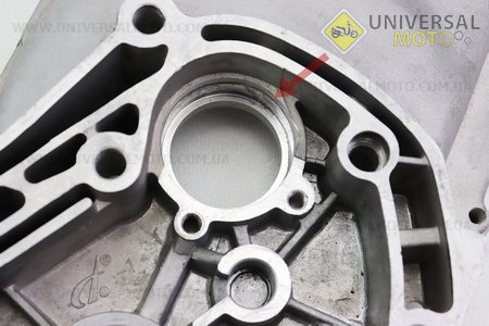 УЦІНКА 2Т-РЕМІНЬ Картер лівий (основний) (дефект вибірки під підшипник). Китай (Запчастини до 2Т ременного скутера / UM3122-V08)