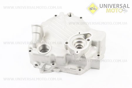 Кришка двигуна права 250см.куб.. Китай (Запчастини на максіскутер 250сс / UM3130-V29)