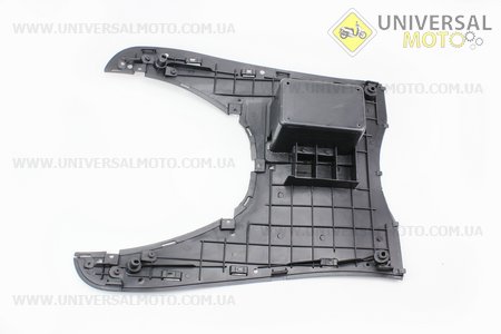 Пластик - на підлозі, тіп.2. Китай (Запчастини на скутер Viper Storm / UM3173-V00)