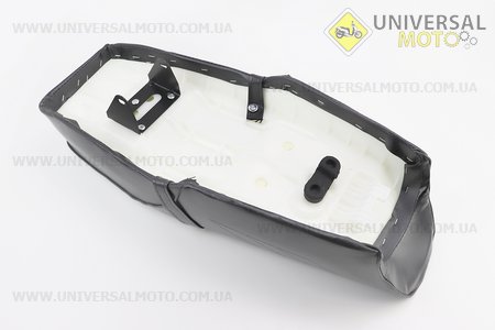 Сидіння на пластиковій основі, тип 2. Китай (Запчастини на скутер Viper Alpha / UM3193-V56)