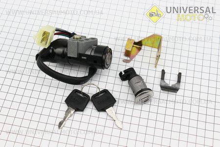 Замки, комплект (зажигания, сиденья) Тип №3. Китай (Мопед Active / UM3203-V08)