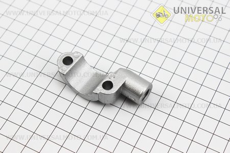 Кронштейн кріплення циліндру гальмівного d22мм, або важелю гальмівного до керма з отвором під дзеркало, М10 (правий). Китай (Запчастини на мотоцикл / UM3247-V53)