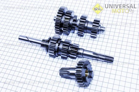 Коробка передач (три вала с шестернями)