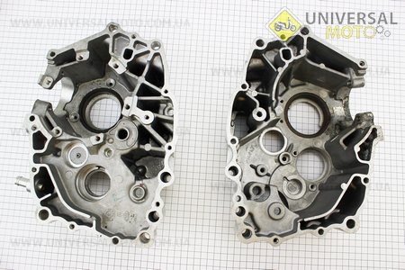 ZS250-4B / Honda - CBT250 Картер двигуна лівий + правий комплект. Китай (Запчастини на мотоцикл / UM3511-V50)