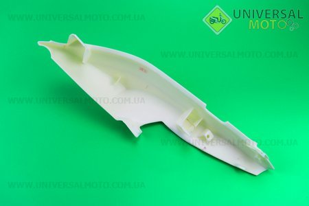 Pantera 200 S/N пластик - задній правий, БІЛИЙ. Китай (Запчастини на мотоцикли Geon / UM3590-V24)