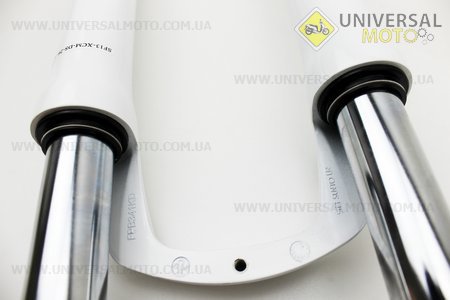 Вилка 26" амортизационная, без резьбы 1-1/8" (28,6мм), шток 255мм, с ходом 100мм, Disk-brake, Preload, алюминиевая, белая SF13-XCM