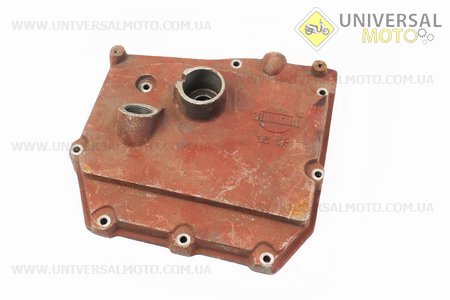 Крышка блока двигателя правая (со стороны заводного рычага), 8 отверстия , чугунная R190N/195NM Тип №1. Китай (Мотоблочный двигатель 190/195N / UM6032-V27)