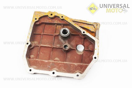Крышка блока двигателя правая (со стороны заводного рычага), 8 отверстия , чугунная R190N/195NM Тип №1. Китай (Мотоблочный двигатель 190/195N / UM6032-V27)