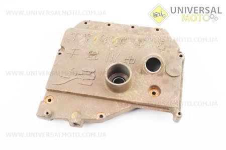 Кришка блоку двигуна права (з боку заводного важелю), 9отв., Чавунна R190N / 195NM Тип №1. Китай (Запчастини на мотоблок з двигуном 190 и 195N / UM6032-V63)