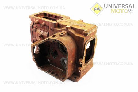 Блок двигателя, поршень 95мм, крышка правая 9 отверстия , крышка левая 5 отверстия , R195NM Тип №1. Китай (Мотоблочный двигатель 190/195N / UM6041-V18)