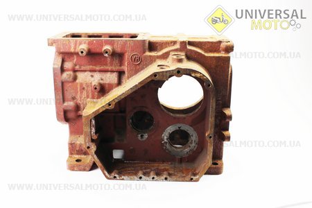 Блок двигателя, поршень 95мм, крышка правая 9 отверстия , крышка левая 5 отверстия , R195NM Тип №1. Китай (Мотоблочный двигатель 190/195N / UM6041-V18)