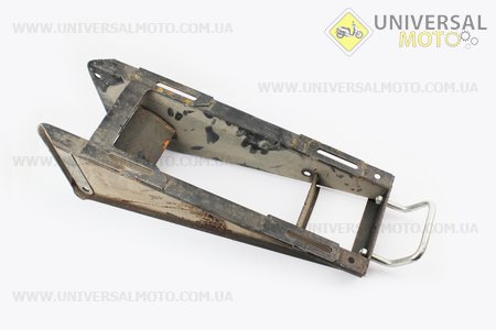 Рамка крепления двигателя под 2 болта (с разборки). Китай (Мотоблок с двигателем 175/195N / UM6044-V35)