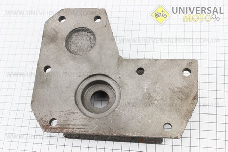 Кришка КПП ліва під гідравлічний насос. Китай (Запчастини на мототрактор / UM6082-V51)